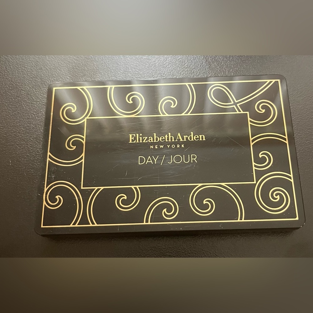 ELIZABETH ARDEN DAY EYESHADOW